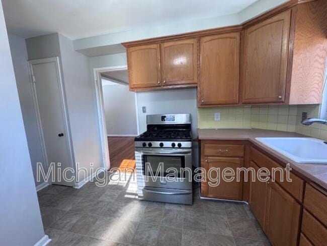 Photo - 2714 Glenview Ave