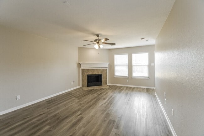 Photo - 4703 Montclair Hill Ln