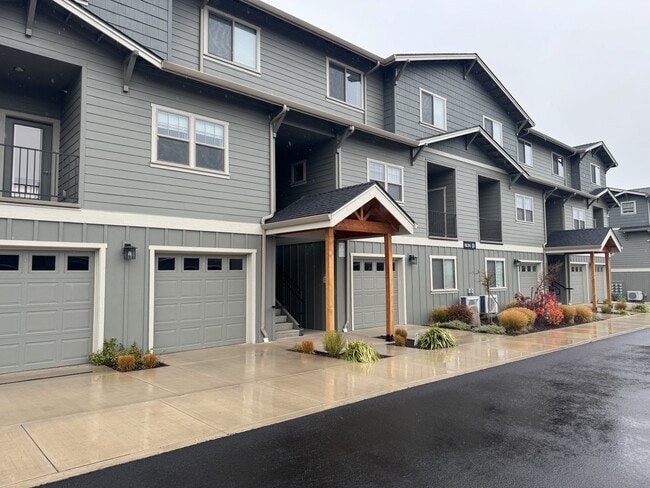 Photo - 441 Talent Ave