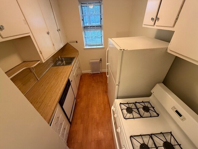 Building Photo - 12 Kilsyth Terrace Unit 11