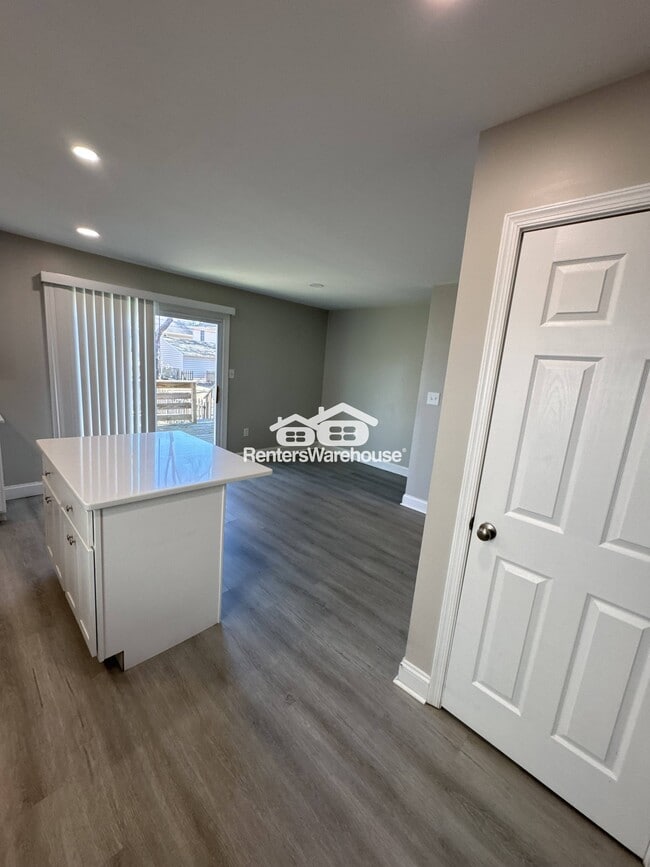 Photo - 647 Saltzman Rd