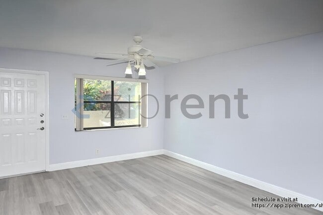 Photo - 9761 Riverside Dr