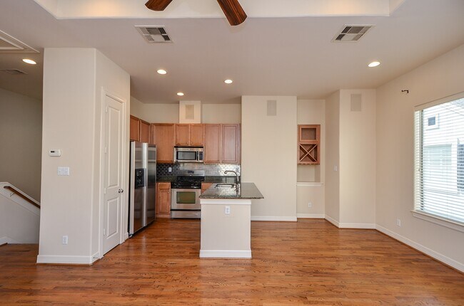 Photo - 3834 Center St Unit False