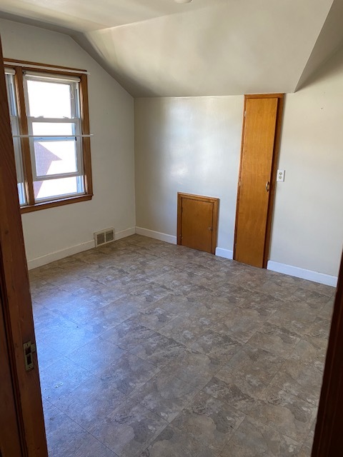 3149 South 39th Street Apartment Unit Upper - Milwaukee, WI | ForRent.com