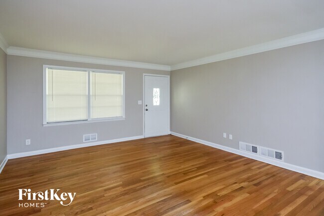 Photo - 1175 Milstead Ave NE