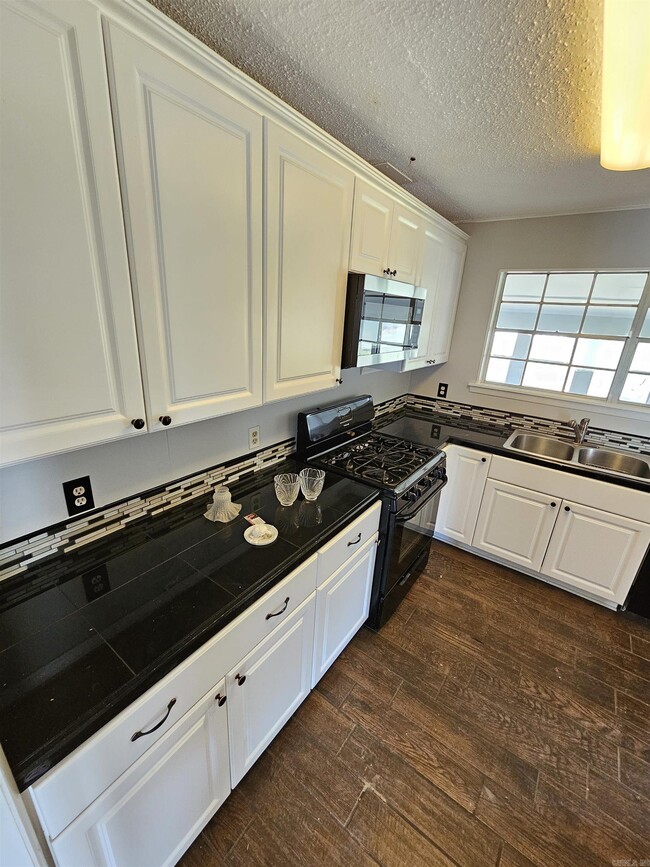 Photo - 5708 Shamrock Dr