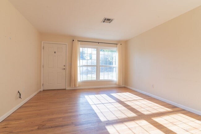 Building Photo - 1317 Laverne Ave Rental