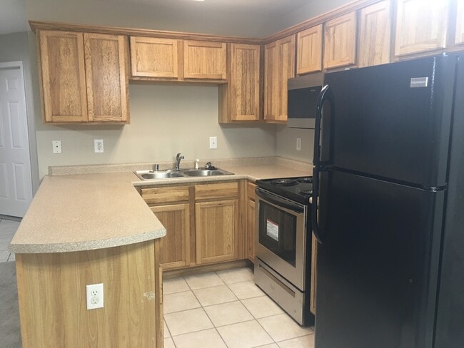 Kitchen 2 - 823 Calvert Dr