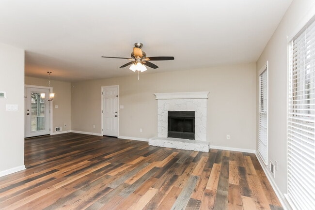 Photo - 430 Ashley Way