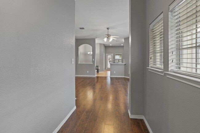 Photo - 1104 Grey Fox Dr