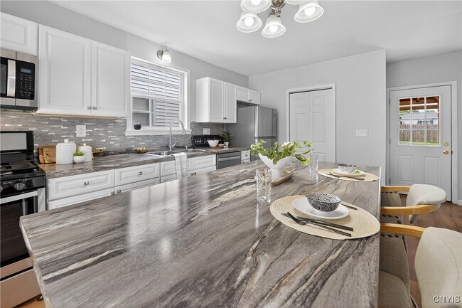 Photo - 122 Frederick Dr