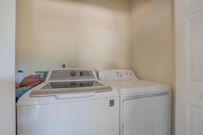 Photo - 6824 SW 5th St