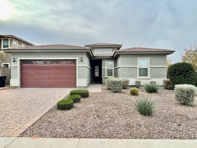 Photo - Gorgeous 3 Bed/2.5 Bath + Den Home In Chandler! Gated Community & Upgrades Throughout Home!
