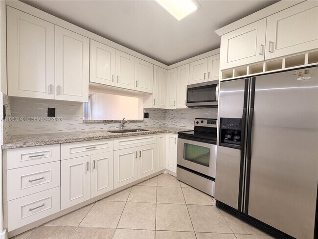 Photo - 10835 SW 112th Ave Unidad 116