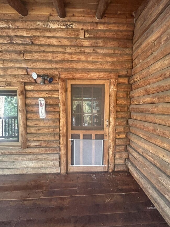 Photo - Quaint Log Mountain Cabin for Rent