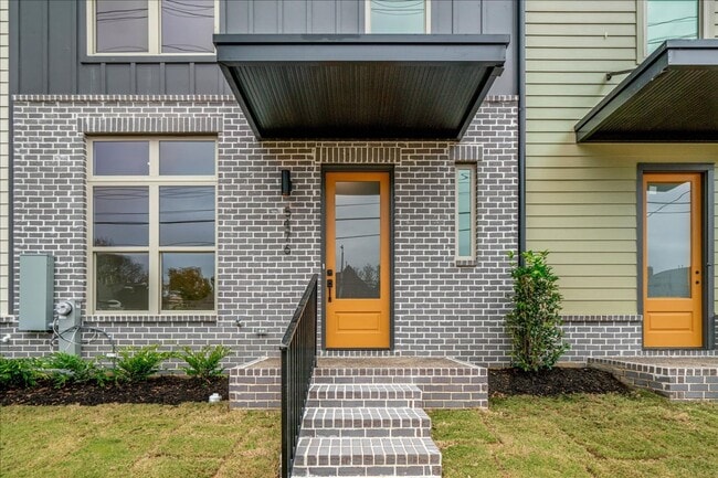 Building Photo - Brand New Luxury Townhome