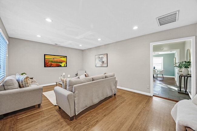 Photo - 2438 Upland Dr