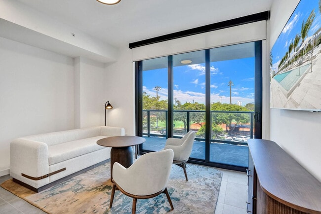 Building Photo - 580 72nd St