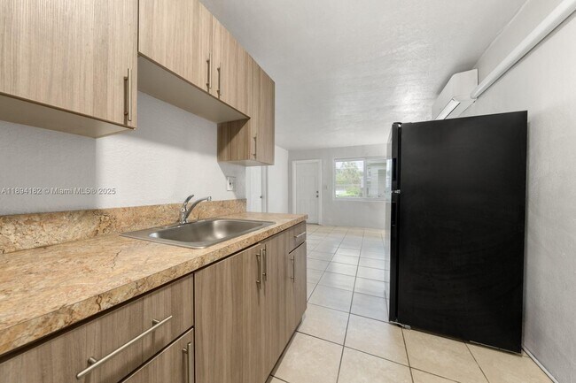 Photo - 1210 NW 2nd St Unidad 4