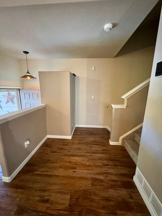 Photo - Lovely 3 bedroom/3 car tandem garage home in Lorson Ranch