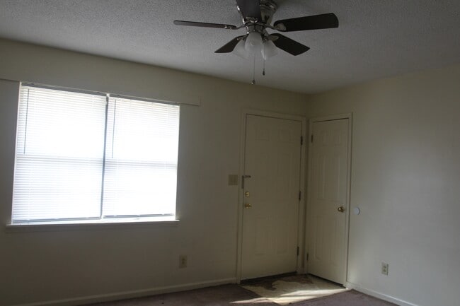 Photo - 3403 Sweetbrier Rd