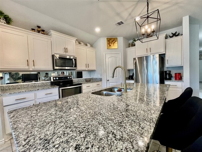 Photo - 1916 Thorndyke Ln