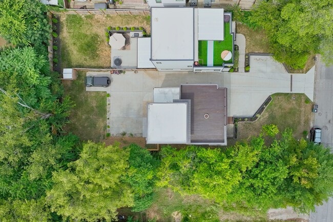 Photo - 407B Moore Ave