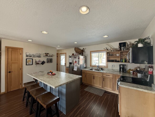 Photo - 3118 31st St S