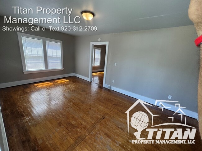 Photo - 929 Wisconsin St