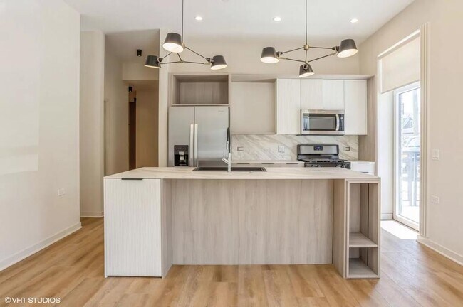 Photo - 3 bedroom in Chicago IL 60641 Unit 303