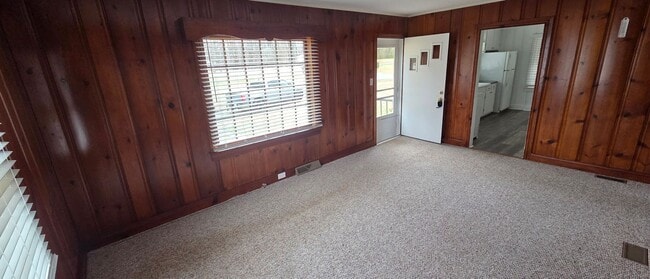 Photo - Cute little ranch with screened porch