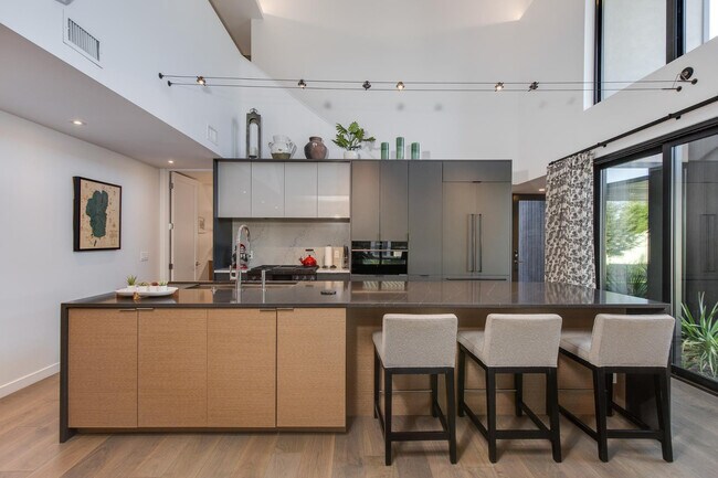 Photo - 1341 E Pomelo Grove Ln