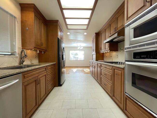 Photo - SANTA CLARA - 4 bedroom home with hardwood floors