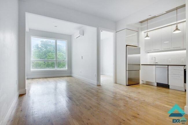 Photo - 420 Lexington Ave