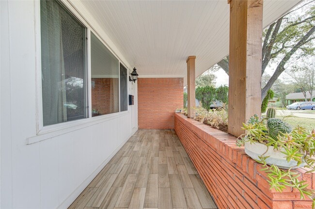 Building Photo - 6026 Clarewood Dr Rental