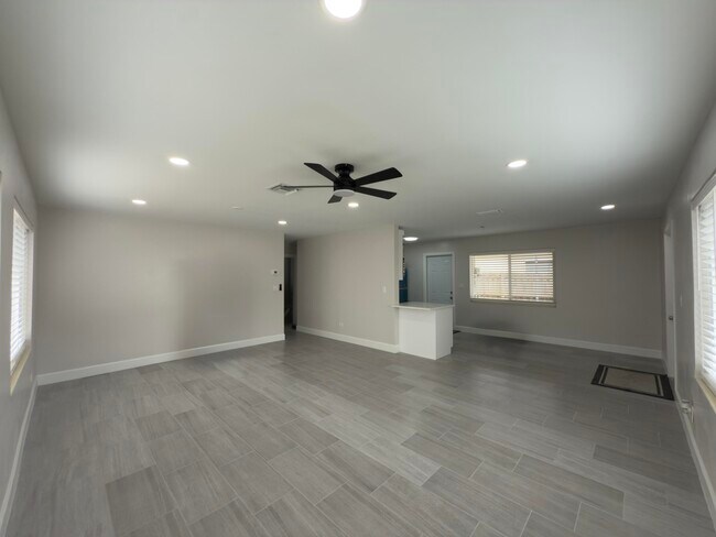 Photo - 1405 N J Terrace