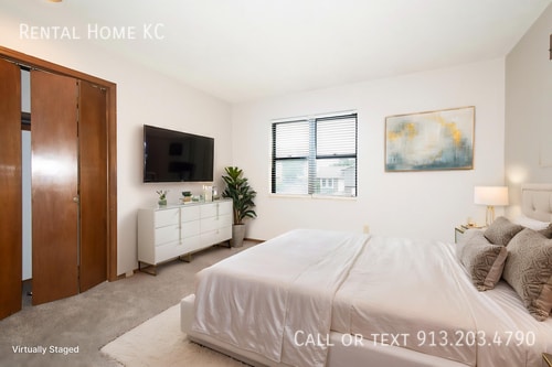 Photo - 1940 E Lindenwood Cir