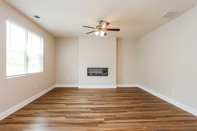 Photo - 516 Overo Dr