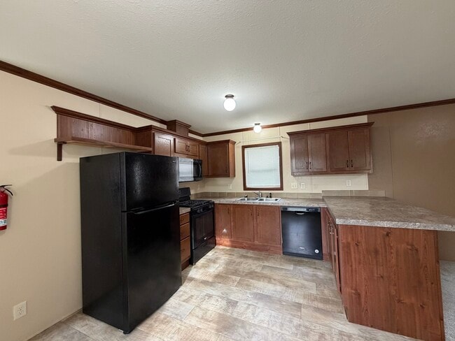1400 Iowa Pl