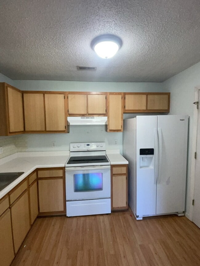 Photo - Charming 3 Bedroom 2 Bath Home
628 S. Hampton Dr.