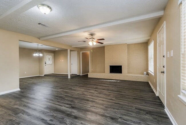 23303 Upper Falls Ct