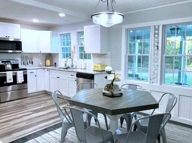 Photo - 203 Sunnyland Ext