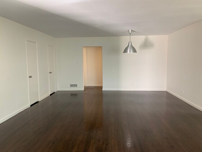 Photo - 8770 Shoreham Dr Unit 3