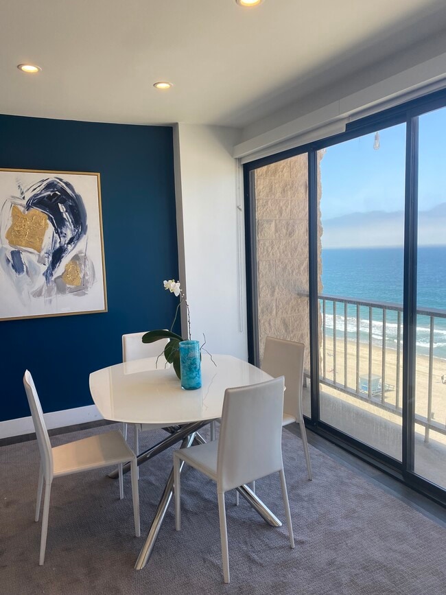 Photo - 727 Esplanade Unidad 304