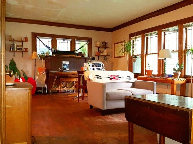 Photo - 920 18th Ave SE