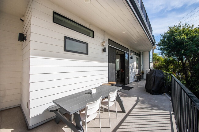Photo - 809 Warren Ave
