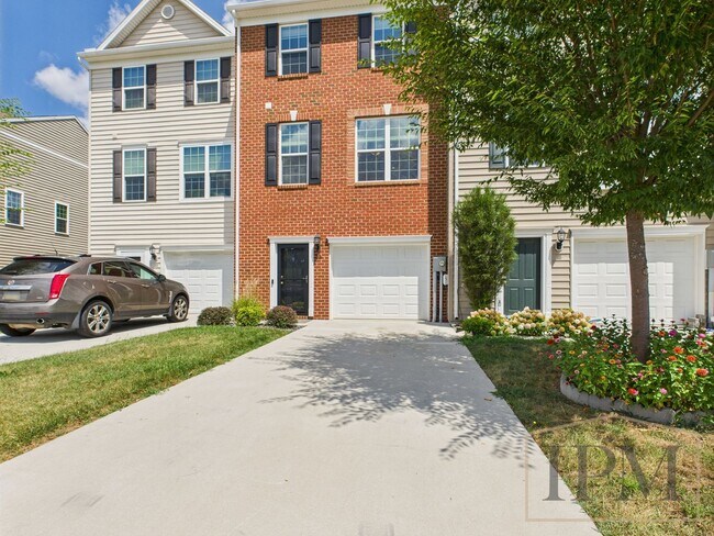 Photo - Coming Soon- Modern 3 Bedroom, 2.5 Bath To... Casa