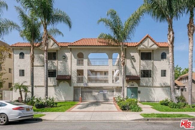 Photo - 1535 N Kenmore Ave Unidad 1 Rental