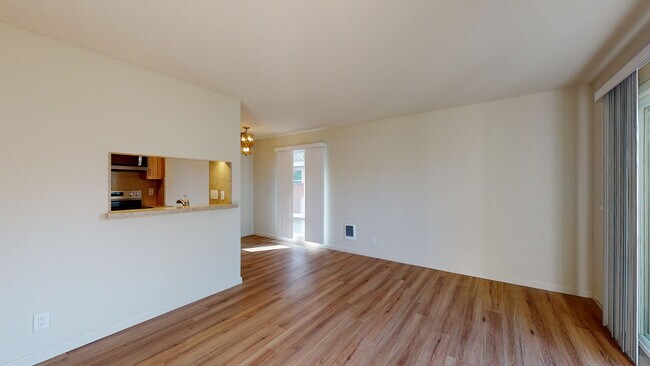 Photo - 950 Chula Vista Ave Apartment Unit 1