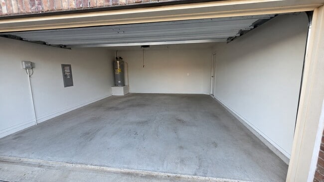 Photo - 547 Concho St